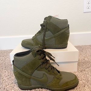 New Nike Dunk Sky Hi in dark hunter green color. New + extra laces.